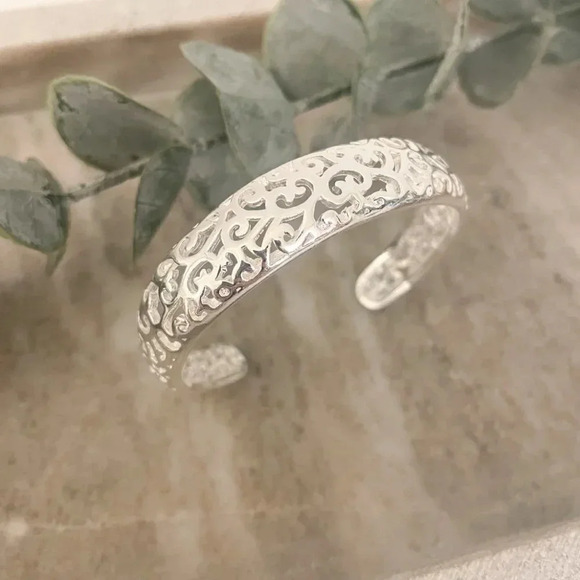 925 Sterling Silver Cuff Bracelet Bangle Bracelet Floral Cutout Chunky Bracelet - Picture 3 of 7